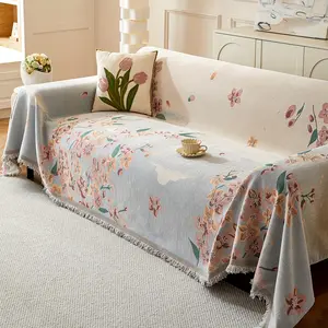 A Full-Cover American-Style Chenille Floral Sofa Cover, Suitable for All Seasons, with a Fabric Weight of Over 14.11 oz Per Square Meter. It Protects The Sofa from Dust And Can Also Be Used As a Shawl, Nap Blanket, Or Resting Blanket. Pet-F