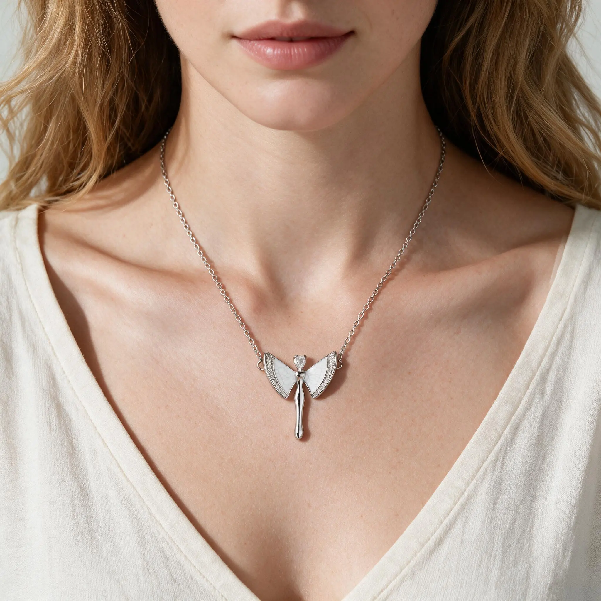 Butterfly Pendant Necklace for Women, Minimalist Crystal Wing Pendant Necklace,  Minimalist Silver Chain Jewelry, Fashion Butterfly Necklace Gift for Her