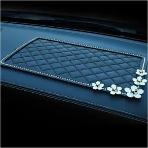 Bling Daisy  Dashboard Anti-Slip Mat, Rhinestone Auto Dash Phone Hold Sticky Pad, 10.4''  5.9''   Gripping Mat for , Sun Glass and  Device (/Daisy)