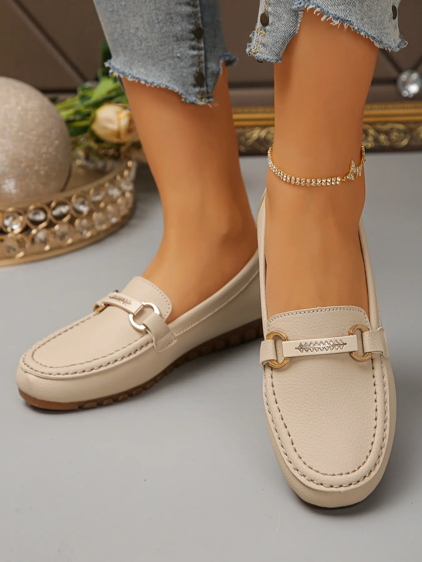 Women's Comfortable Leopard Print Metal Buckle Loafers, Round Toe Wide Fit Slip-On, Soft Sole Anti-Slip Mom Shoes, Commuter Shoes, Casual Breathable Oxfords