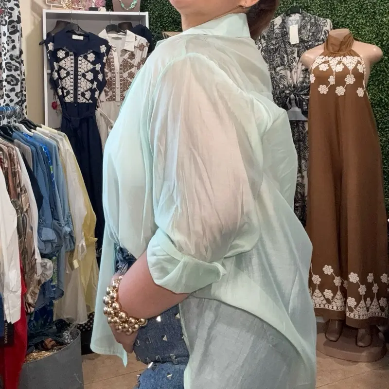 Spring Oversized Blouse - Light green, Long Sleeves, Casual Top with Button Front, Versatile Style for Various Occasions - Shirts