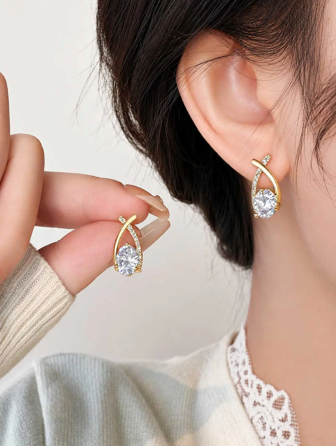 Luxury Crossed Water Drop Zircon Stud Earrings for Women, Sparkling Teardrop Earrings, Elegant Statement Earrings, Fashion Jewelry for Party Wedding Date Night, Shiny Studs Earrings, Trendy All-Match Ear Jewelry, Birthday Gift for Her, Women Earrings chic
