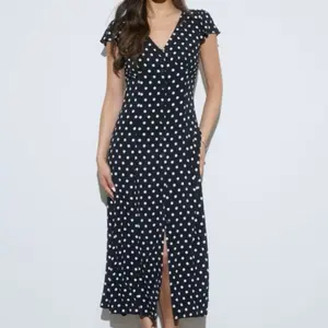 Vestido Largo Polka Dot Black & White Elegant Maxi Dress with Side Slit for Women