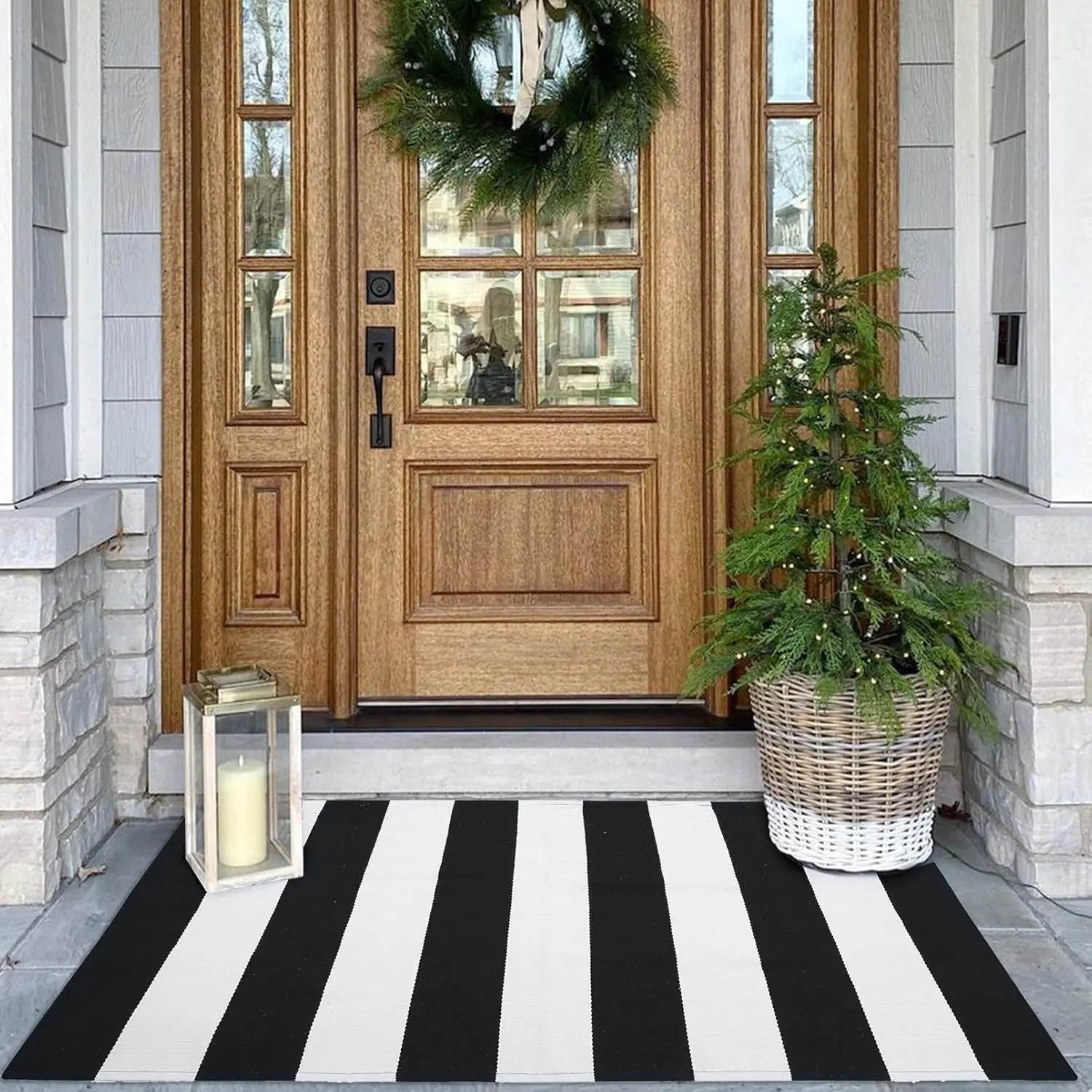 Striped Black and White Cotton Area Rug, 27.5x43 Inches Washable Indoor-Outdoor Doormat for Kitchen Entryway, Stripes