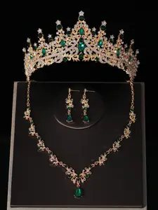 A set of women's gold bridal accessories with green diamonds embellishing the crown, necklace, and earrings, 4-piece Matching Jewelry Set for wedding dresses, formal dresses, and accessories suitable for weddings, parties, and gatherings, Durable Alloy