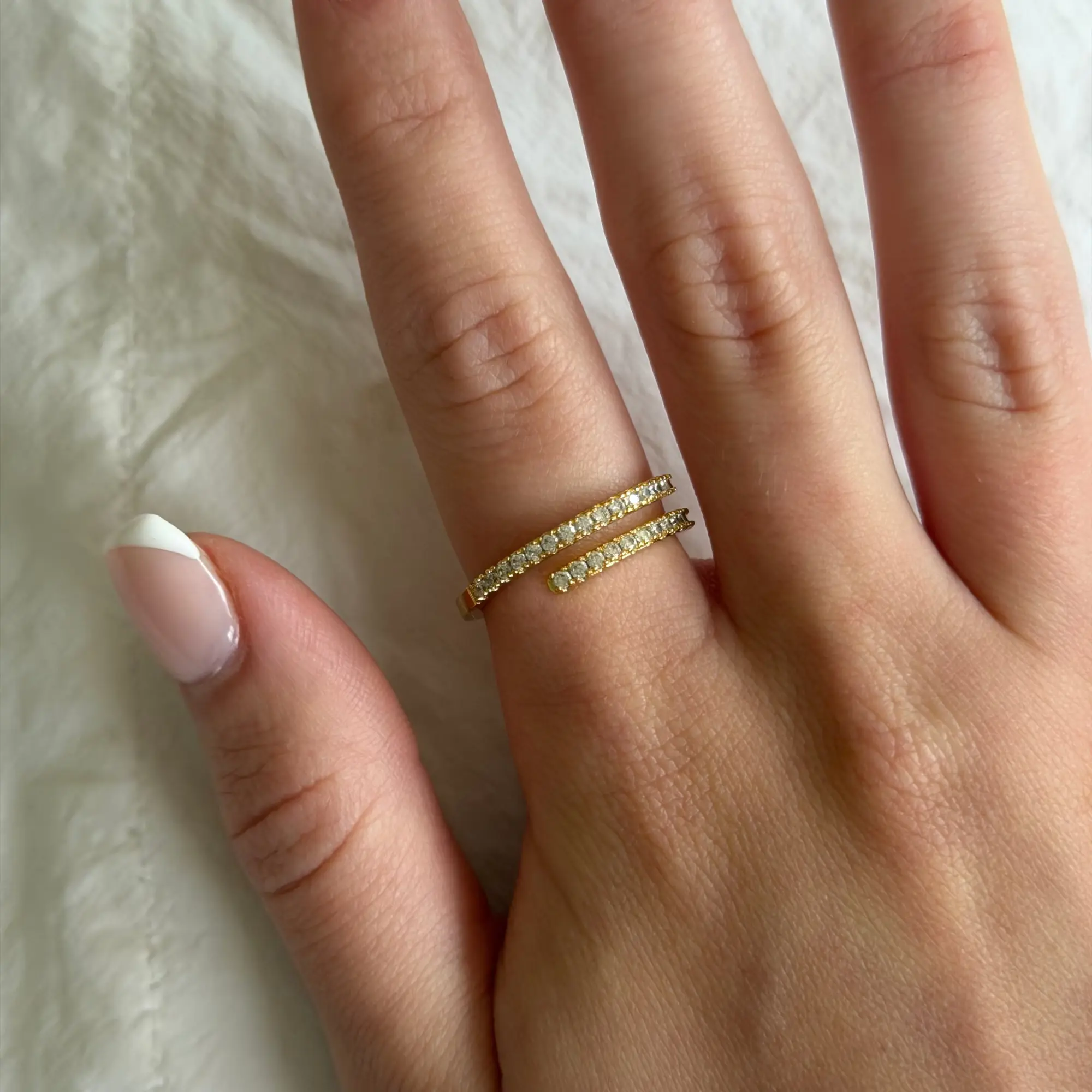 EVRY JEWELS Gold or Silver Plated Women's Hypoallergenic Forever Ring