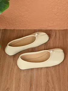 Women's new plus-size split-toe lightweight and comfortable slip-on shoes, stylish and simple for commuting and casual wear, flat-soled shoes Walking Shoes