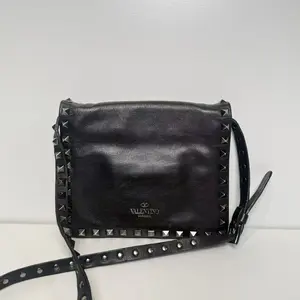 Pre-owned Valentino Leather Crossbody Bags authentic Garavani Rockstud Crossbody Bag VL2 TK