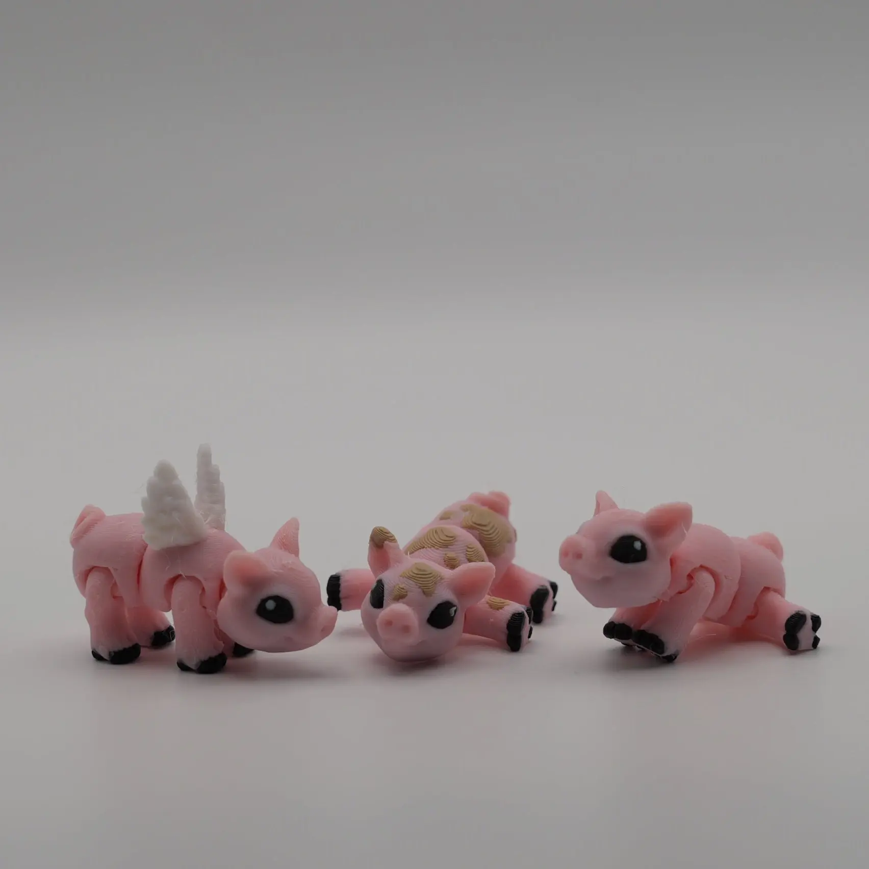 Mini Piggies Fidget Toy Stress Relief Adorable Articulated Pigs with Unique Details  Perfect for Collectors and Farm Animal Fans