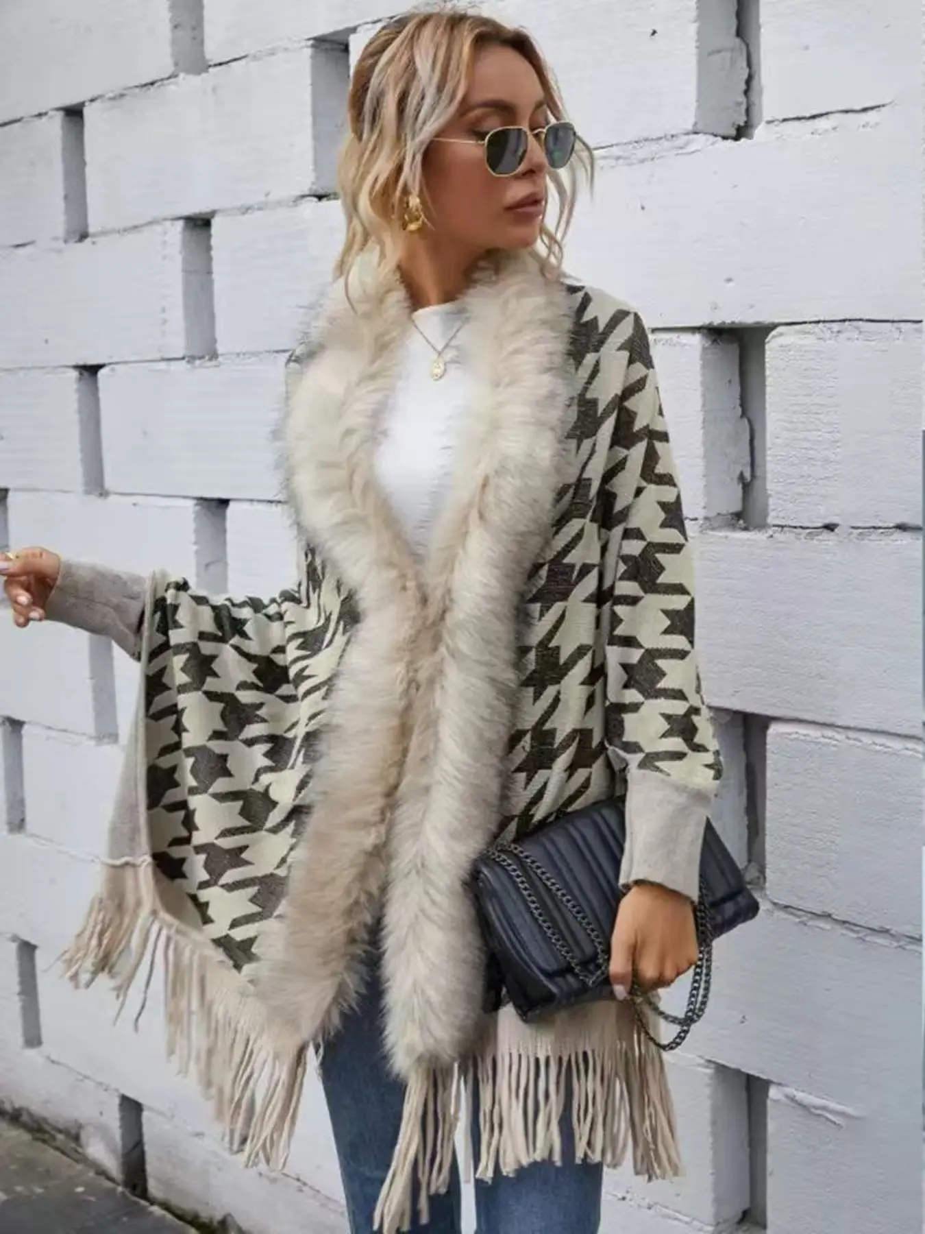 Women's Fashion New Print Shawl, Winter Faux Fur Lined Thickened Scarf, Fluffy Soft Scarf, Outdoor Warm Windproof Wrap Coat, Poncho Stylish and Cozy Accessories