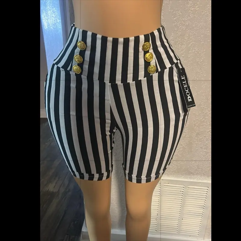 Black-and-White Fashion Short Shorts