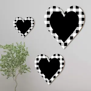3-piece wooden heart-shaped wall decoration set with black and white checkered borders, for kitchen, bedroom, bathroom and living room decoration, perfect for wedding, birthday, Christmas, Valentine's Day and Thanksgiving decoration