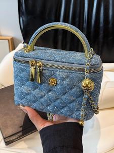 women's elegant denim design quilted crossbody bag, fashionable chain strap shoulder bag for daily used, casual trendy versatile high-quality daily commuting bag