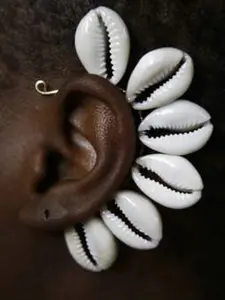 Bohemia Cowrie Shell Earring Cuff Single Side Jewelry Non-Piercing Earrings for All Age Unisex Gold Ear Cuffs For Women Non Piercing Single Clip On Earrings