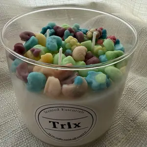 Trix Candle - Scented Essentials with Colorful Candy Pieces for Aromatic Home Decor