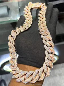 Hip-hop style jewelry, full ice middle chain with large cubic stones, 18K gold-plated VVS diamond men's Cuban link jewelry necklace, street hip-hop culture accessory, Easter and Thanksgiving gift, perfect for giving to family and friends