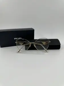 Pre-owned PRADA sunclasses