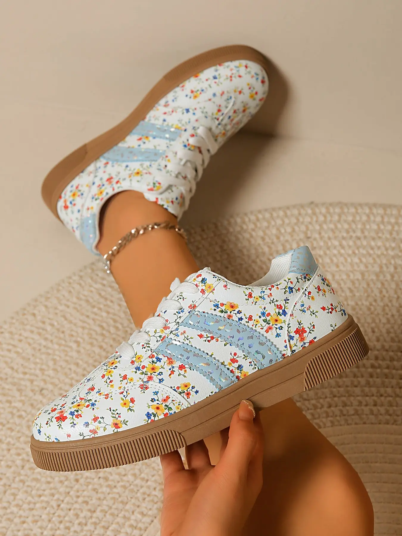 Fresh Small Floral Low Top Women Shoes, Laser Stripe Comfortable Sports Shoes, Daily Streetwear Versatile Casual Shoes, Casual Sneakers Shoes, Sneaker, Walking Shoes, Trendy Shoes