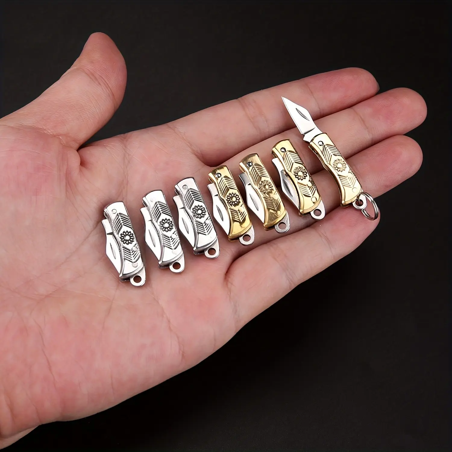 Mini Copper Folding Knife Portable Pocket Knife for Opening Packages Daily Cutting, Compact Handheld Tool, Ideal for Travel Use, Portable Multipurpose Knives