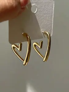 Heart-Shaped Hoop Earrings, High-End Earring Jewelry Gift for Valentine's Day, Perfect Accessory for Women, Elegant Minimalist Earrings