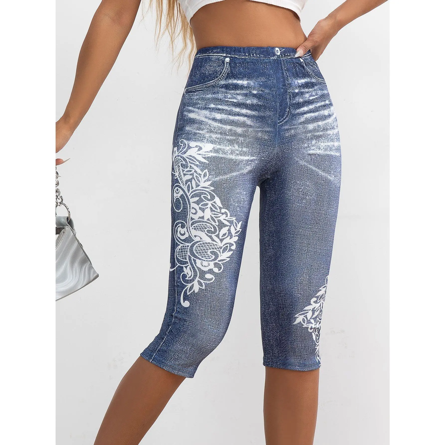 Seven point gray background with white f