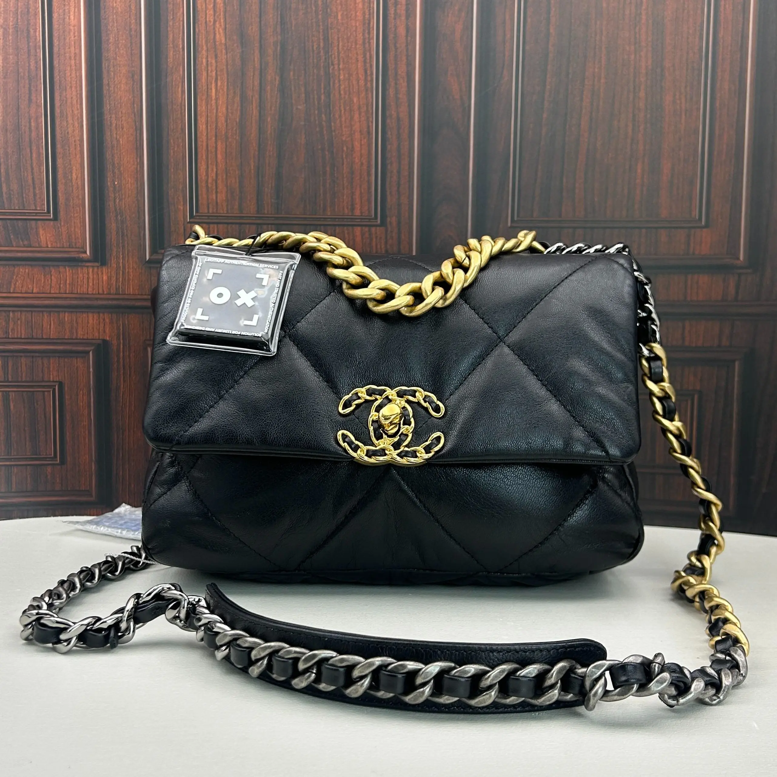 Pre-owned CHANEL 19 Bag (Small) – Quilted Goatskin Shoulder Bag with Mixed Gold and Silver Chain 888