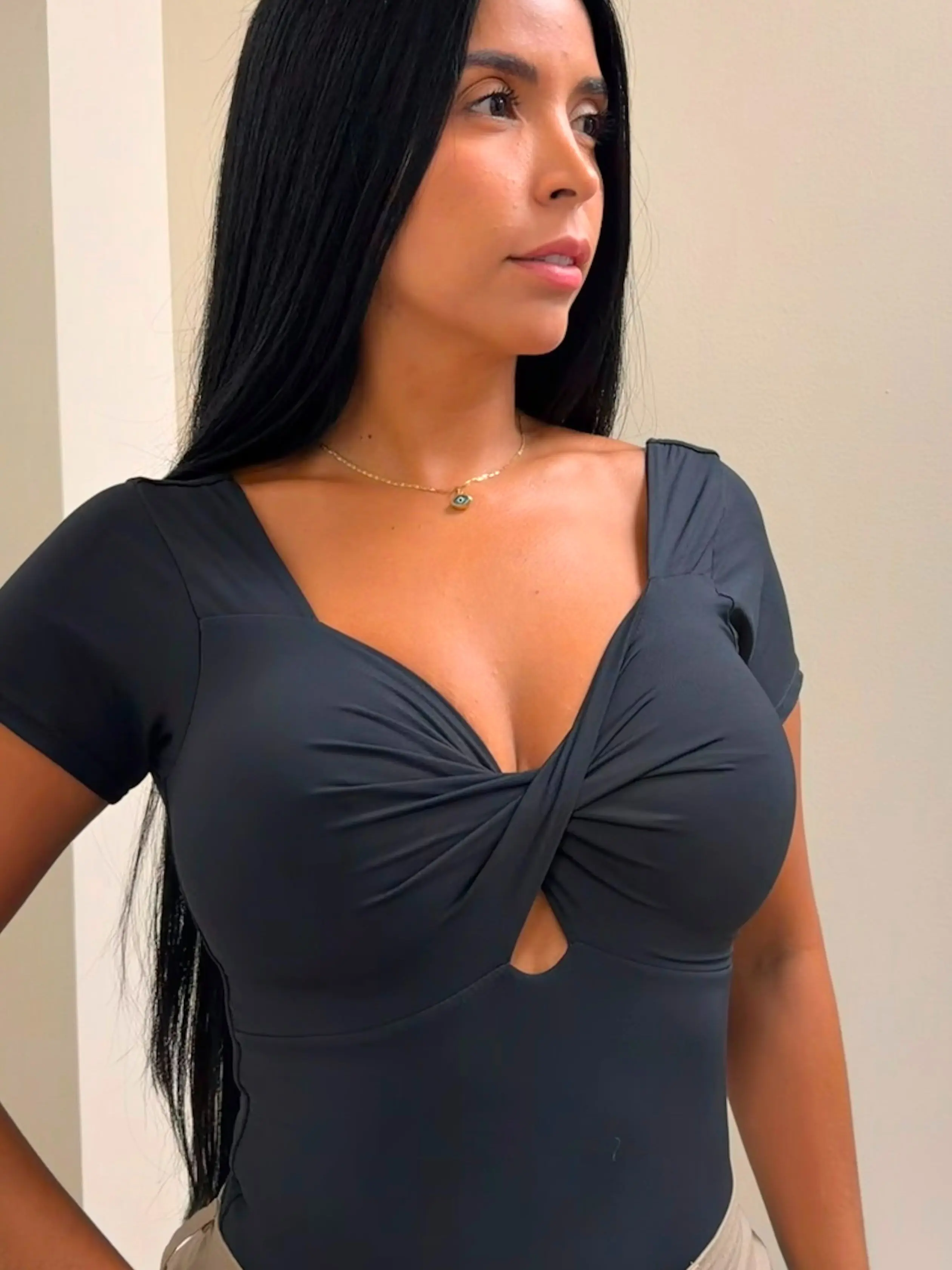 Elegant Black Top with V-Neck and Short Sleeves for Women