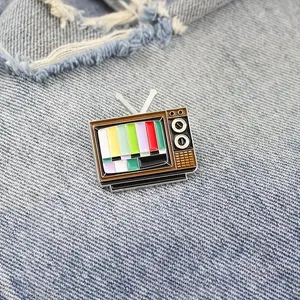Vintage No Signal TV Design Brooch, 1 Piece Unique Accessory for Retro Enthusiasts, Ideal Choice for Gift