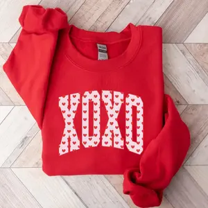 Valentine's Day sweatshirt, cute heart-shaped T-shirt, love sweatshirt, romantic holiday round neck, gift for girlfriendRAIMENTRY
