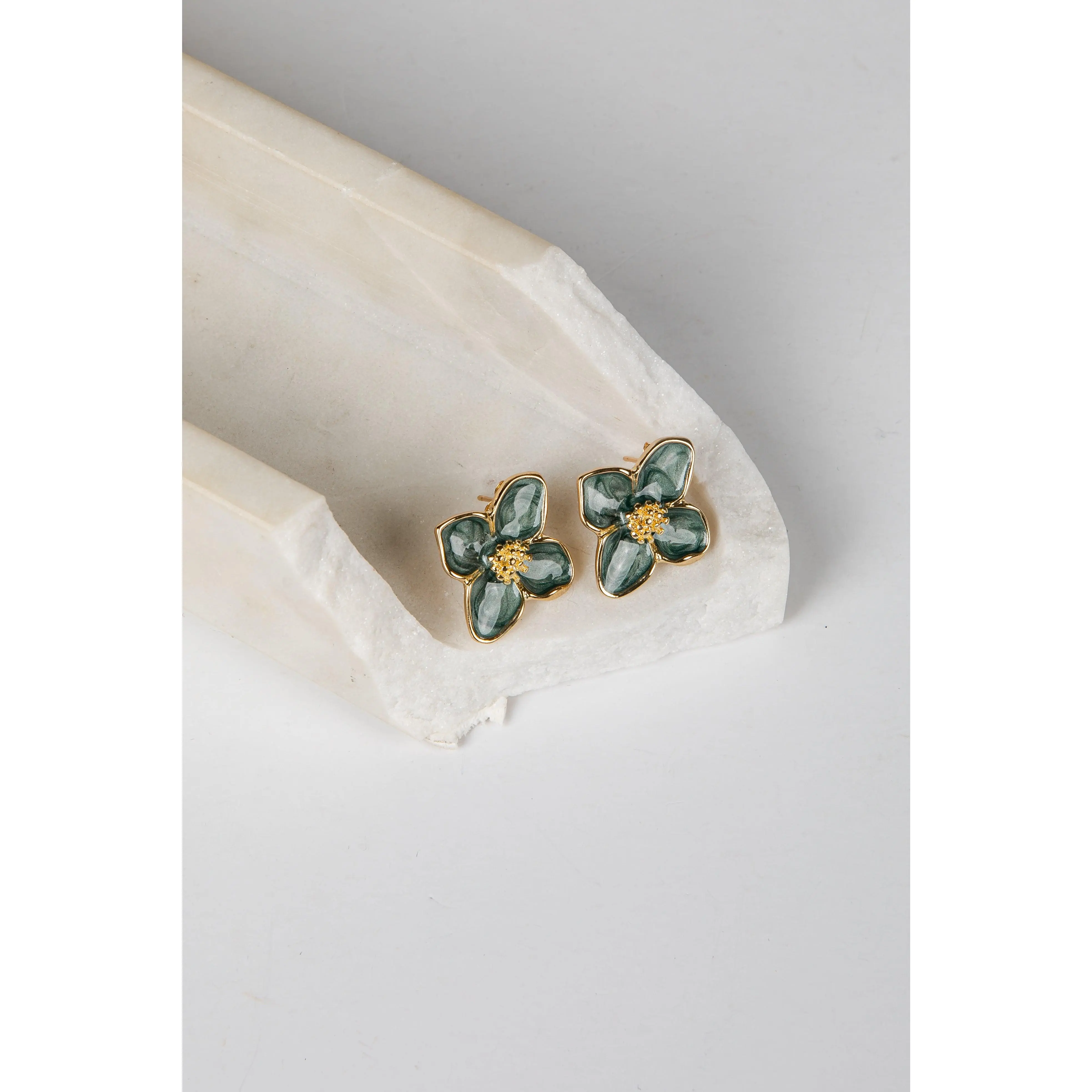 Nora Dark Green Flower Earrings