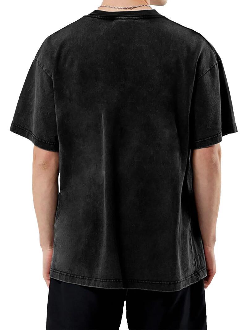 Black Raiders T-Shirt with Scream Ghost Holding Coffee and Peace Sign Graphic, Funny Halloween Horror Tee for Men and Women, Trendy Spooky Casual Streetwear Shirt for Fall Season, Costume Party & Everyday Wear