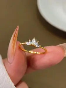 Crown Ring with Sparkling Zirconia, 925 Sterling Silver, Elegant Bridal Engagement Ring. Elevate your style and embrace your inner princess.