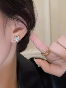 Elegant Star-Shaped Stud Earrings, No Piercing Required, Perfect for Daily Wear & Special Occasions, Stylish Accessory for Women