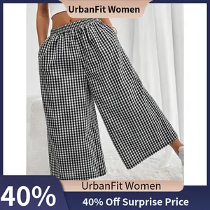 【UrbanFit Women】Classic Plaid Wide-Leg Cropped Pants with an Elastic Waistband