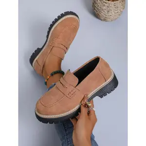 LQUN 2026Women's Fashion Affordable Loafers, Thick Sole, Buckle Design, Slip-On Comfortable Walking Shoes for Spring & Fall, Casual Retro StyleGift(gift)