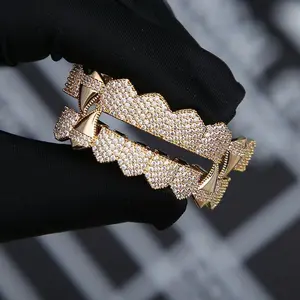 Hip Hop 2pcs Set Full CZ Stones Teeth Grillz Cubic Zirconia Iced Out Micro Pave Top & Bottom Charm for Men & Women Jewelry Bling Glam Fashion Oral