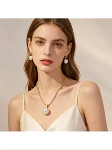 New Pearl Pendant Earrings Necklace Set, Fashionable and Versatile Jewelry for Women, Elegant Gift for Mother's Day and Birthday