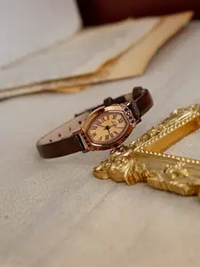 1 new retro casual elegant women's coffee brown belt watch fashion exquisite barrel shape small dial rhinestone decoration suitable for daily wear dinner and other occasions to decorate the wrist Leather Strap Watch Quartz Analog Watch