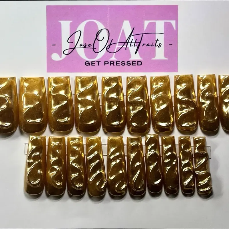 Gold 3D Chrome (Long Square)