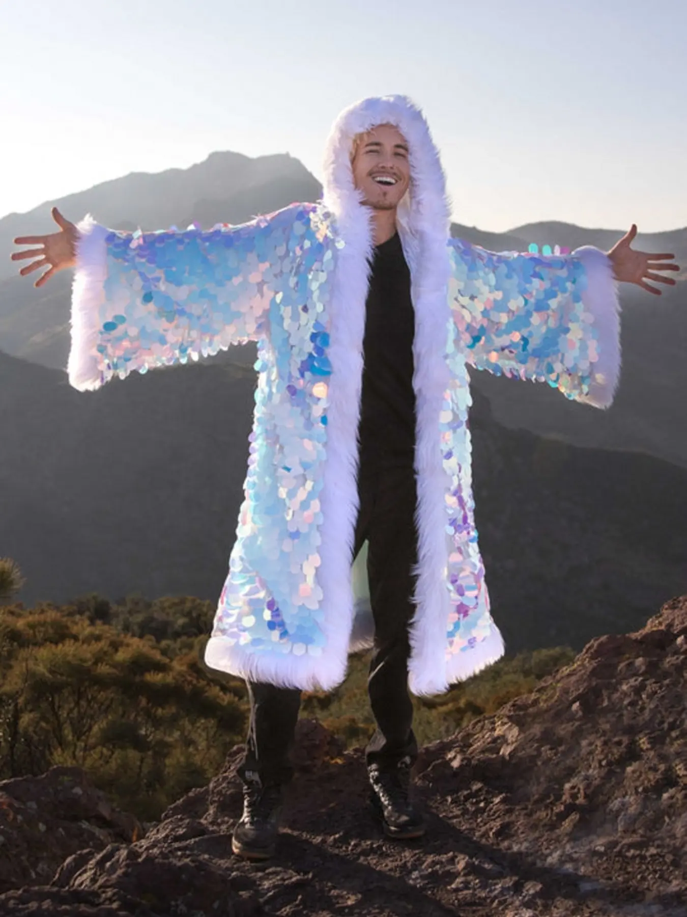 Fashion Men's LED Faux Fur Long Hooded Glitter Robe, Faux Fur Trim, Perfect for Carnival, Holiday Parties, Nightclubs, Halloween Costume
