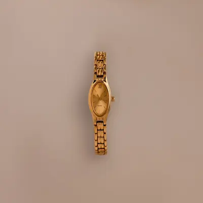 Gold Watches for Women with Small Vintage Bracelet  display picture 3