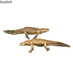 2026 New 2-Pack Solid Brass Vintage Crocodile Tea Pet Figurines, Mini Solid Desktop Ornaments, Retro Reptile Decor for Home Office & Tea Table