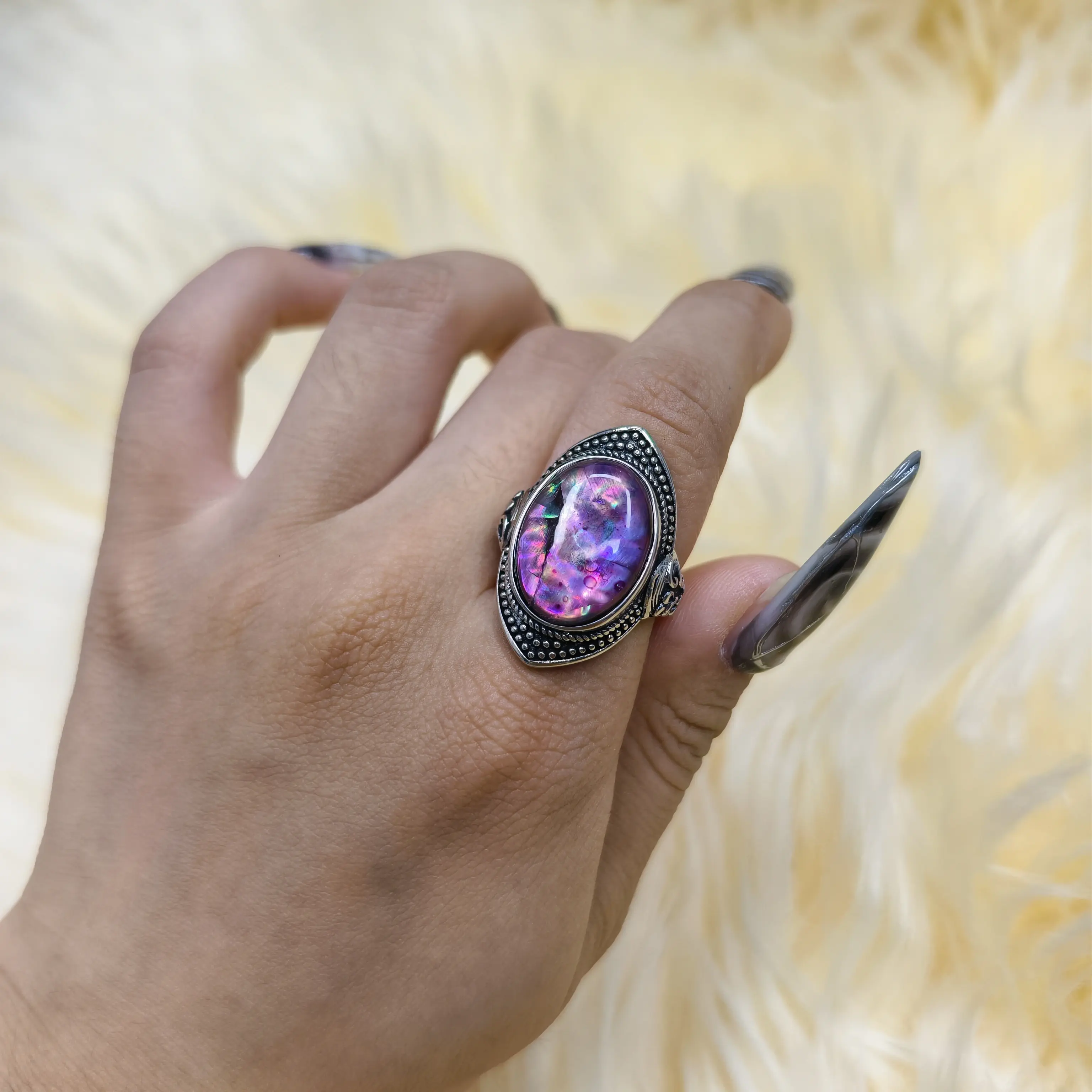 Alyssa(21153)gc.Purple Shell Ring