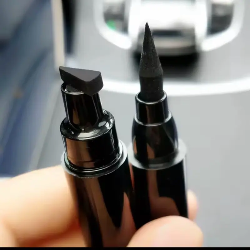 Big Seal Stamp Liquid Eyeliner Pen Waterproof Fast Dry Black Eye Liner Pencil With Double-ended Tip for Precise Application