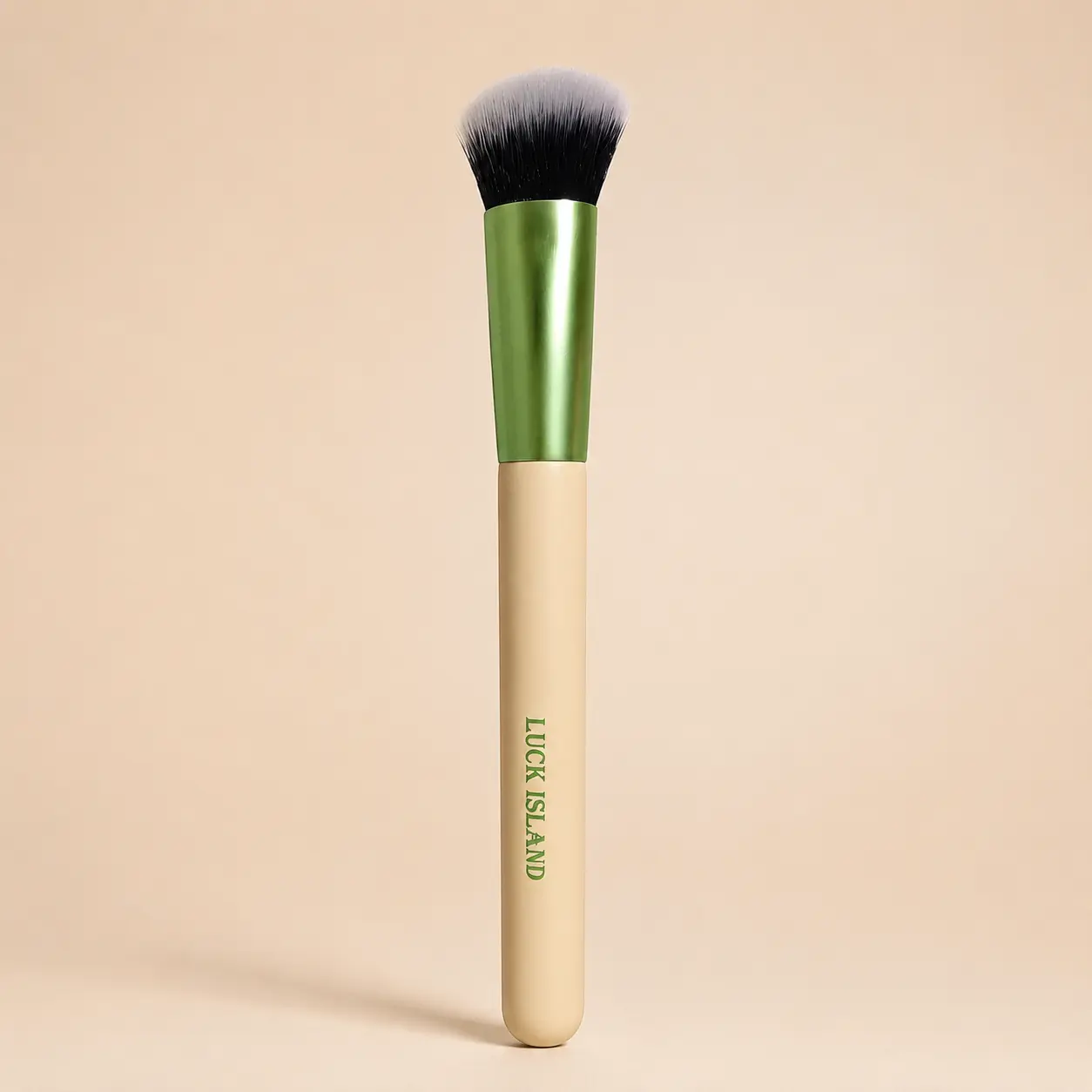 LUCK ISLAND Angled Claw Brush  Seamless Cream Blush & Contour Blend Effortless Soft Glam & Filter Skin The Ultimate Multi-Use Face Tool