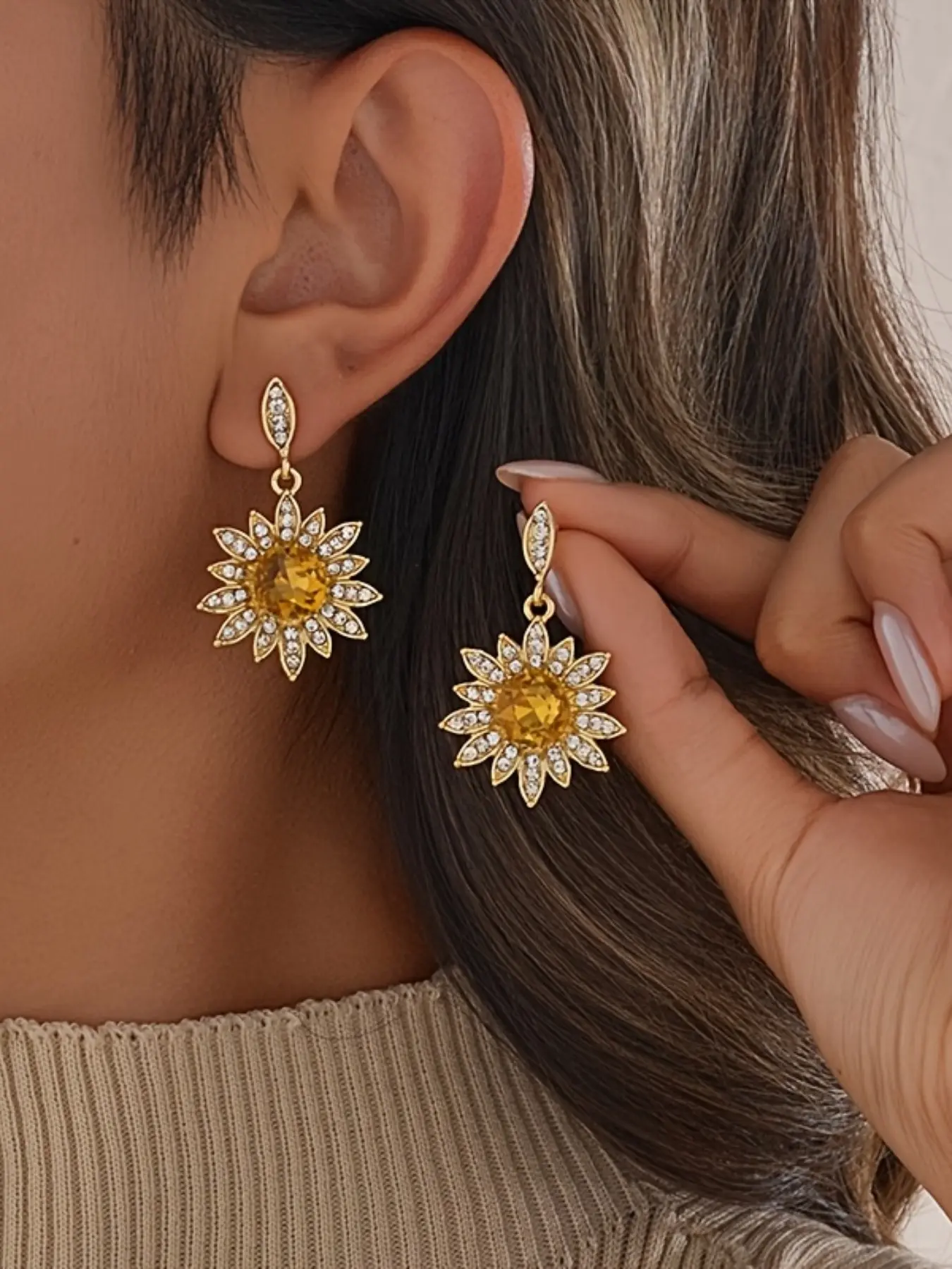 Vintage Sunflower Zircon Floral Drop Earrings for Women, Elegant Party Jewelry, Unique Holiday Accessories, Chic Evening Wear