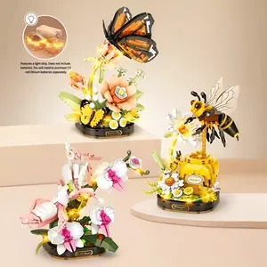 3 Styles Animal Assembly Building Blocks Ornaments Butterfly Bee Mantis Unique Exquisite 3D Ornaments Product with Introduction Card Guide Best Educational Toy Gift for Friends and Children