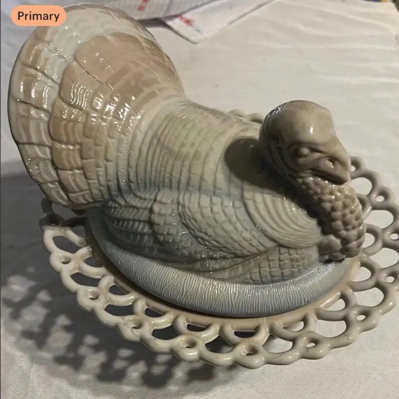 Mosser Marble Turkey on Nest - Elegant Ceramic Turkey Figurine for Thanksgiving Decorations