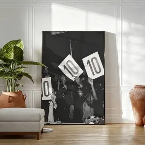 10-point scale scoreboard, motivational wall art poster, black-and-white style, Hypebeast-style wall decor, performance rating chart.