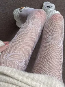 Women's Heart Pattern Hollow Out Tights, 1 Pair Fashion Casual Breathable Fit Sheer Fishnet Pantyhose for Daily Outdoor Wear, Lady Comfort Minimalist Basic Tights for Fall, Womenswear